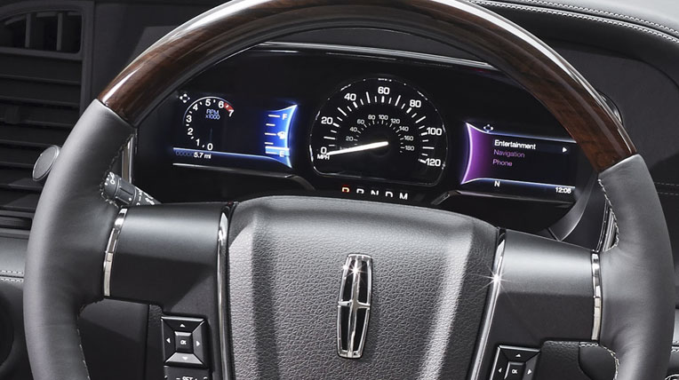 Cuộc chiến SUV hạng sang: Lincoln Navigator vs. Cadillac Escalade Navigator-vs-Escalade-23.jpg