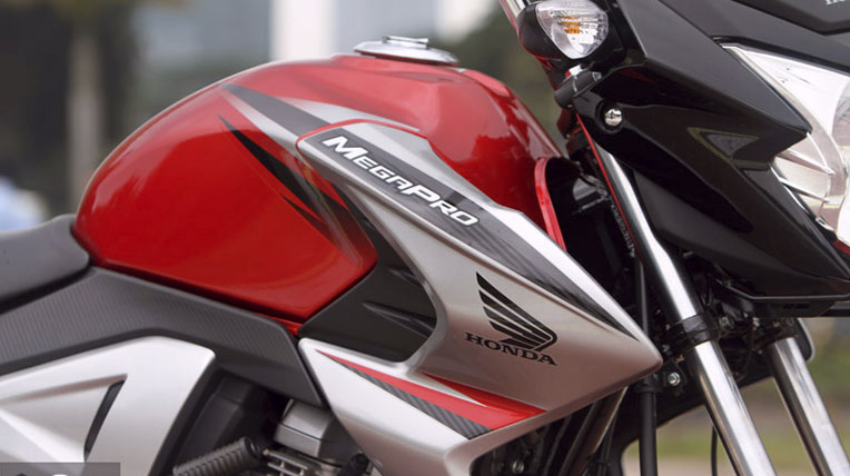 Cận cảnh mô-tô thể thao giá rẻ Honda MegaPro FI New_Mega_Pro_011.jpg