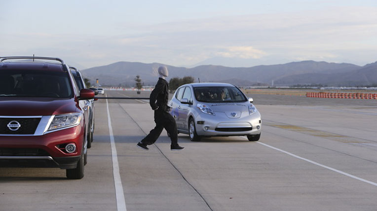 10 khoảnh khắc đáng nhớ của Nissan năm 2013 autodaily 10 khoanh khac dang nho Nissan (2).jpg