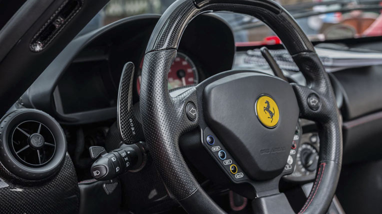 Ngắm dàn siêu xe Ferrari Enzo tụ họp tại Italy ferrari-enzo-10.jpg