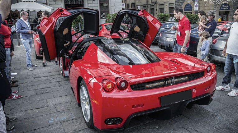 Ngắm dàn siêu xe Ferrari Enzo tụ họp tại Italy ferrari-enzo-13.jpg