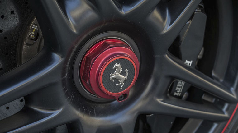 Ngắm dàn siêu xe Ferrari Enzo tụ họp tại Italy ferrari-enzo-7.jpg