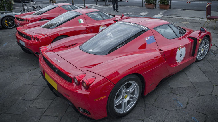 Ngắm dàn siêu xe Ferrari Enzo tụ họp tại Italy ferrari-enzo-8.jpg