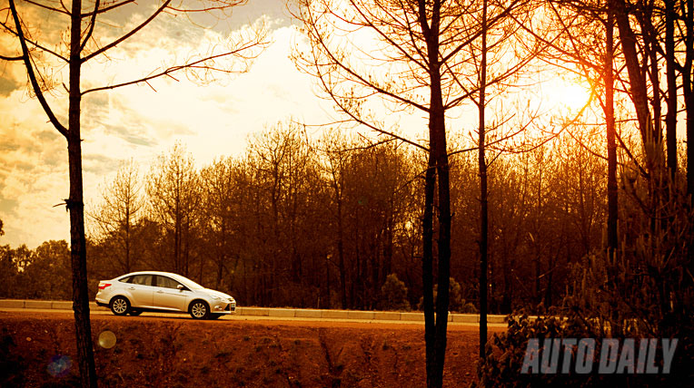 ford focus quang binh.jpg Autodaily và 12 khoảnh khắc đáng nhớ trong năm 2013 ford focus quang binh.jpg