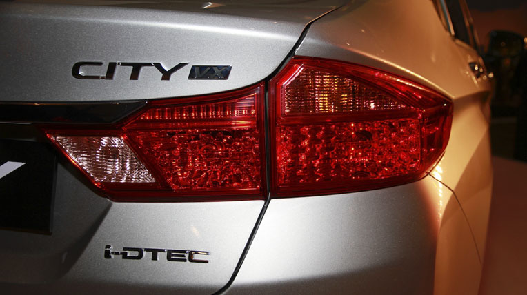 Honda bắt đầu bán xe City 2014 honda-bat-dau-ban-xe-city-2014 (4).jpg