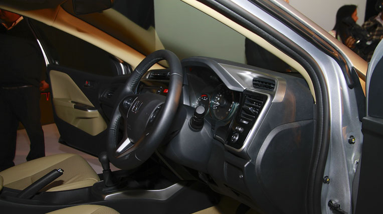 Honda bắt đầu bán xe City 2014 honda-bat-dau-ban-xe-city-2014 (7).jpg