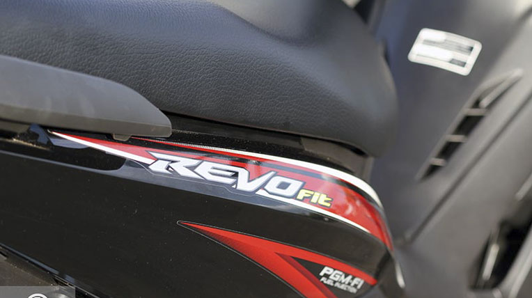 Cận cảnh xe số Honda Revo FI vừa ra mắt honda-chinh-thuc-gioi-thieu-revo-fi (12).jpg