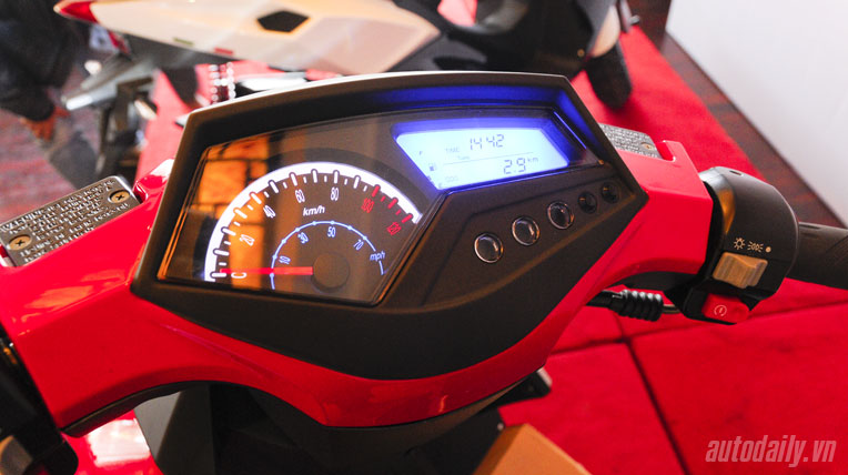 Cận cảnh LamSport – Xe tay ga hoàn toàn mới tại Việt Nam ra-mat-lamsport (11).jpg