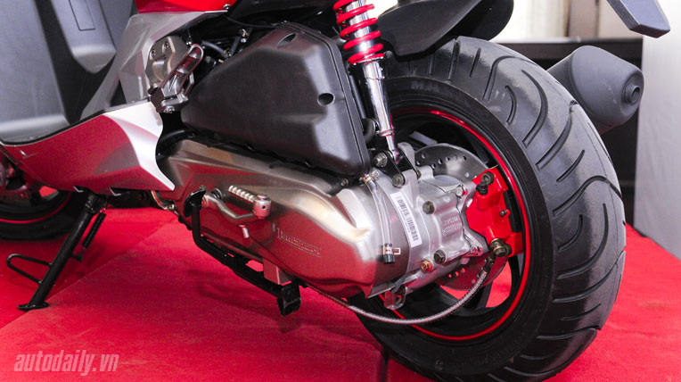 Cận cảnh LamSport – Xe tay ga hoàn toàn mới tại Việt Nam ra-mat-lamsport (6).jpg