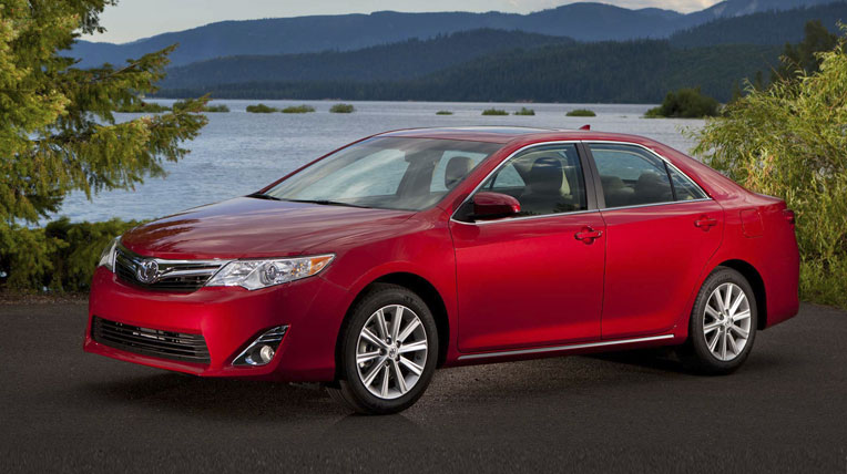 Tháng 1: Camry dẫn đầu, Fusion đánh bật Accord khỏi top 3 toyota-camry-1.jpg