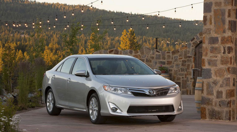 Toyota Camry 2015 có “thiết kế cảm xúc và mạnh mẽ hơn” toyota-camry.jpg