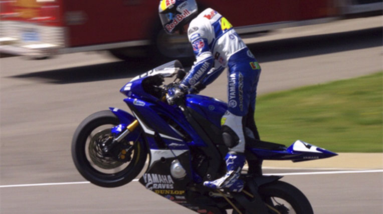 Luật giao thông kỳ lạ năm 2013 xe-8-8905-1390557787.jpg