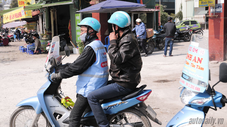 Đi xe ôm giá rẻ ở Hà Nội xe-om-than-thien (5).jpg