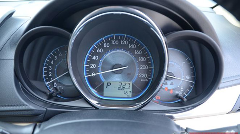 Ưu nhược điểm trên Toyota Vios 2014 2013-toyota-vios-difference-7.jpg