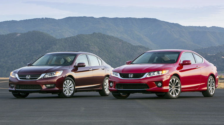 Honda Accord bán chạy hơn Toyota Camry 2014-Honda-Accord-0.jpg