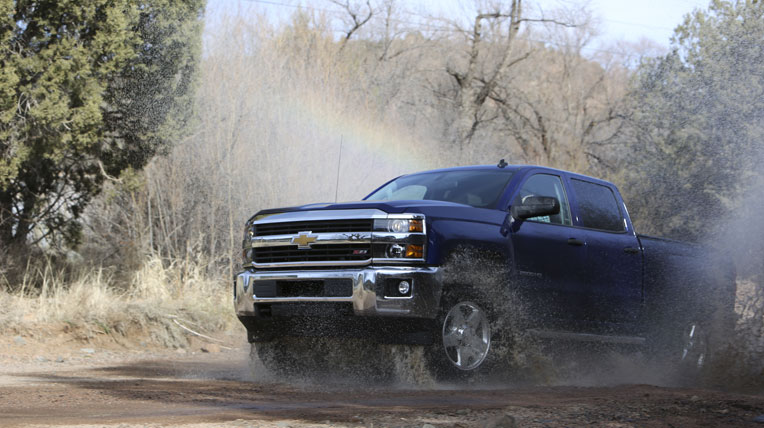 Tìm hiểu chiến lược xe tải hạng nặng của GM 2015-Chevrolet-Silverado-2500HD-052.jpg