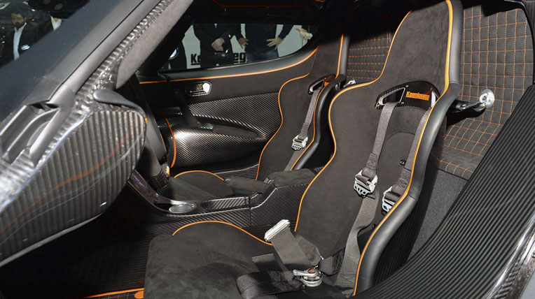 Mãn nhãn với Koenigsegg One:1 37-koenigsegg-one1-geneva-1.jpg