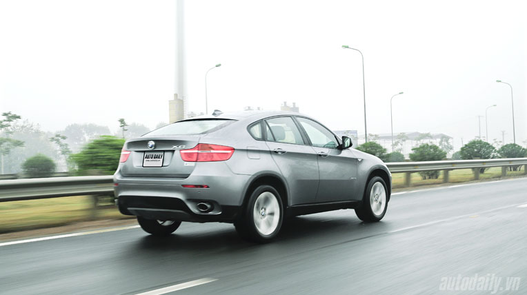 Lái thử BMW X6 trị giá 3,3 tỷ đồng Autodaily-BMW-X6 (25).jpg