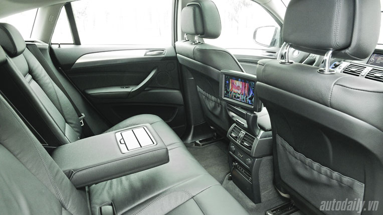 Lái thử BMW X6 trị giá 3,3 tỷ đồng Autodaily-BMW-X6 (52).jpg