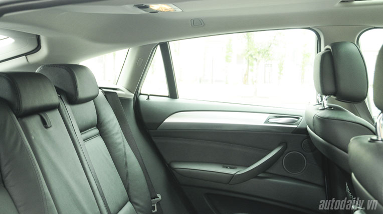 Lái thử BMW X6 trị giá 3,3 tỷ đồng Autodaily-BMW-X6 (56).jpg