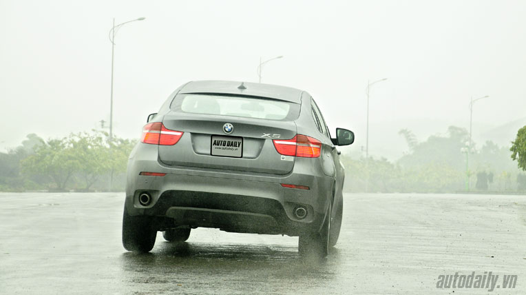 Lái thử BMW X6 trị giá 3,3 tỷ đồng Autodaily-BMW-X6 (9).jpg