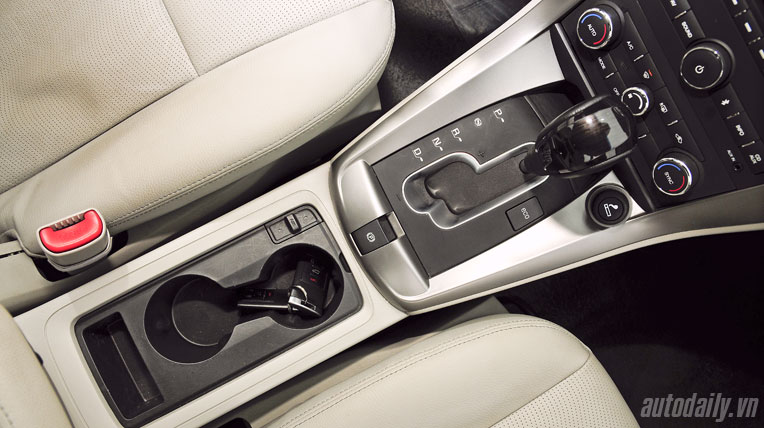 Chevrolet Captiva LTZ 2013 - Lấy lại danh tiếng Autodaily-Captiva-2013 (47).jpg