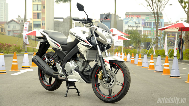 So sánh Yamaha FZ150i và Honda CB150R tại Việt Nam  VnExpress