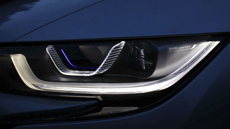 BMW i8 – Xe thương mại đầu tiên dùng đèn pha laser BMW-i8-laser-headlights-3[3].jpg