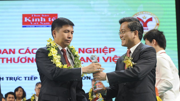 Ford Việt Nam lần thứ 12 nhận gải thưởng Rồng Vàng Ford_0003.jpg