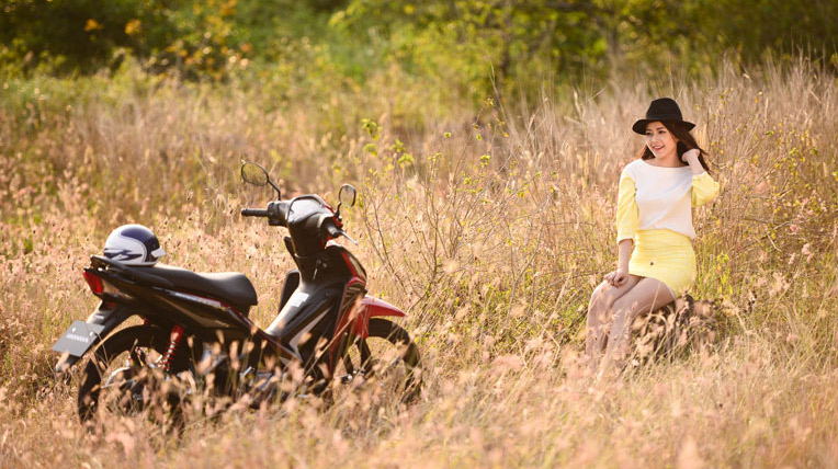 Hotgirl Chipu tạo dáng bên Honda Wave RSX FI Honda-Wave-RSX-2014-(75)-1.jpg