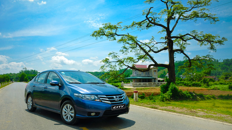 Chọn Toyota Vios 2014, Honda City 2013 hay Nissan Sunny? HondaCity_Exterior-19.jpg