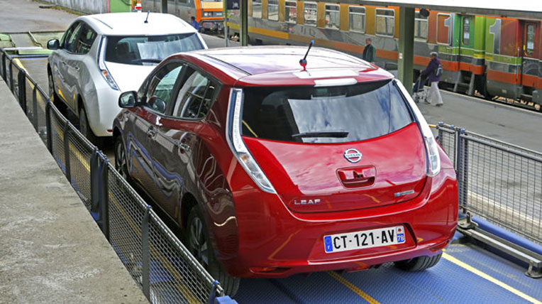 Nissan Leaf – Xe điện bán chạy nhất châu Âu 2013 Nissan-Leaf-0.jpg