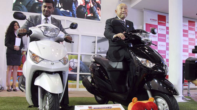 Yamaha ra mắt xe tay ga giá 790 USD Yamaha-Alpha-Launched-At-2014-Auto-Expo-1.jpg