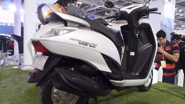 Yamaha-Alpha-Rear.jpg Yamaha ra mắt xe tay ga giá 790 USD Yamaha-Alpha-Rear.jpg