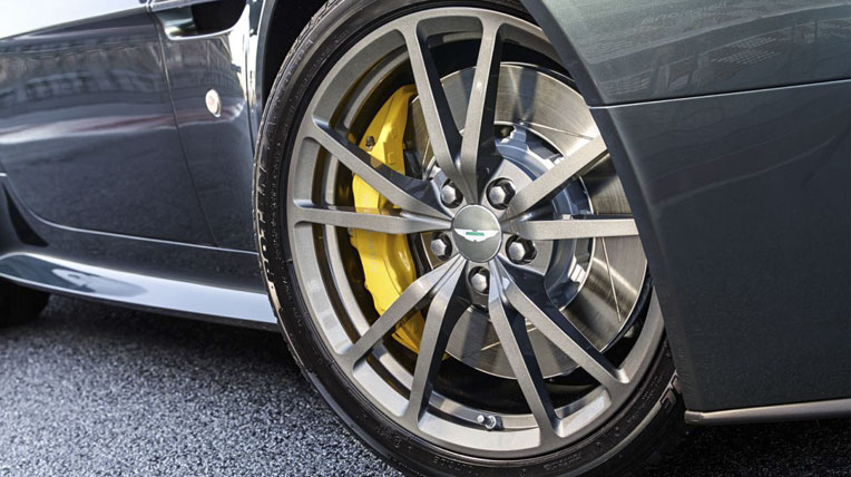 Aston Martin trình làng 3 phiên bản đặc biệt aston-martin (3).jpg