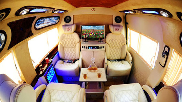 Biến Ford Transit thành xe sang cho VIP autodaily-ford-transit-dcar-(1).jpg