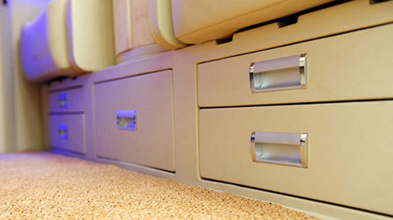 Biến Ford Transit thành xe sang cho VIP autodaily-ford-transit-dcar-(4).jpg