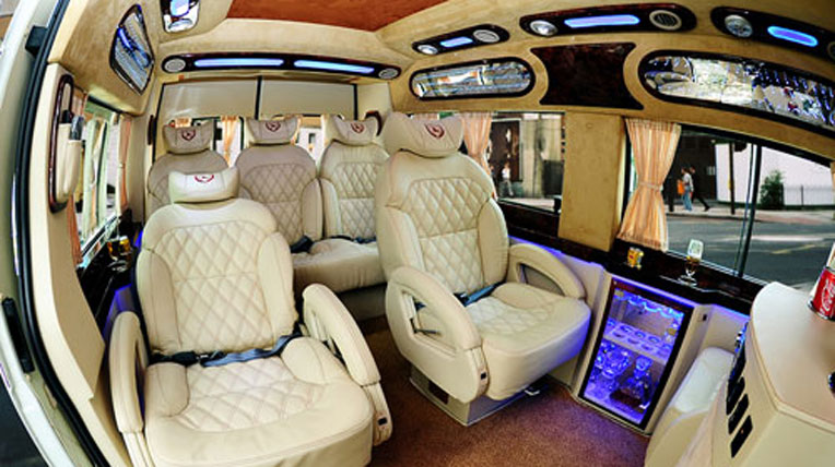 Biến Ford Transit thành xe sang cho VIP autodaily-ford-transit-dcar-(6).jpg