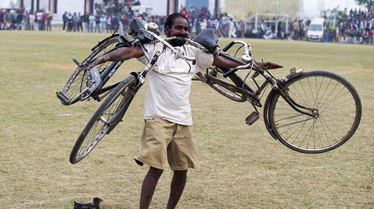 Xem người Ấn Độ chơi trò “độc” với xe autodaily-olympic-ando-(11).jpg