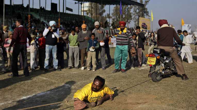 Xem người Ấn Độ chơi trò “độc” với xe autodaily-olympic-ando-(16).jpg