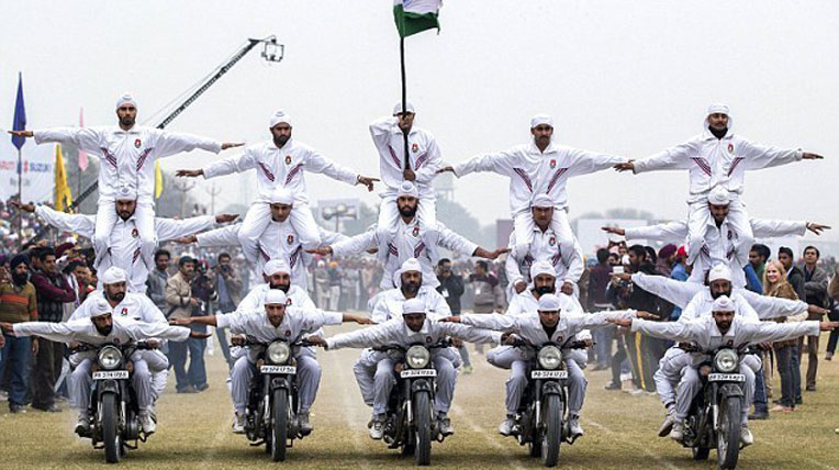 Xem người Ấn Độ chơi trò “độc” với xe autodaily-olympic-ando-(6).jpg