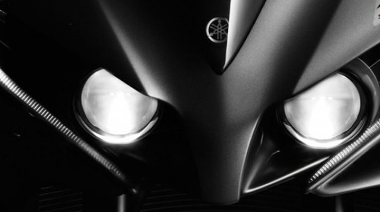 Lỗi đèn pha, siêu môtô Yamaha YZF-R1 bị triệu hồi autodaily-yamaha-r1-recall-(1).jpg
