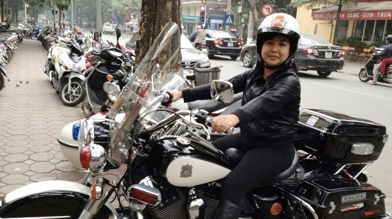 Bà chủ cafe Mai đam mê mô tô phân khối lớn ba-chu-cafe-mai-2.jpg