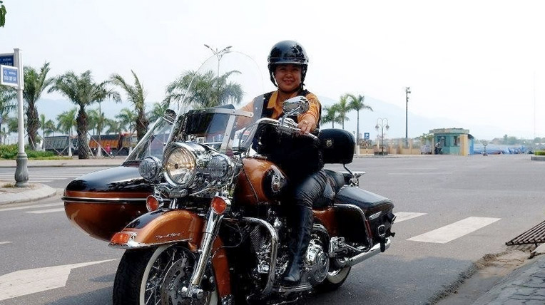 Bà chủ cafe Mai đam mê mô tô phân khối lớn ba-chu-cafe-mai-4.jpg