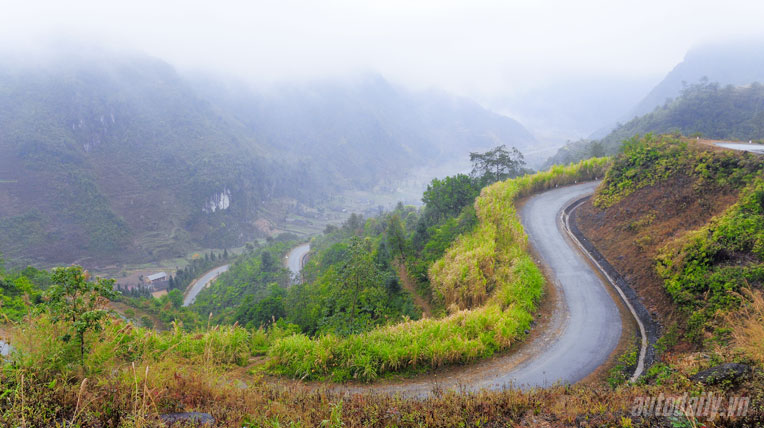 Xuân trên “rừng đá” hanh-trinh-ha-giang-2-xe (6)-1.jpg