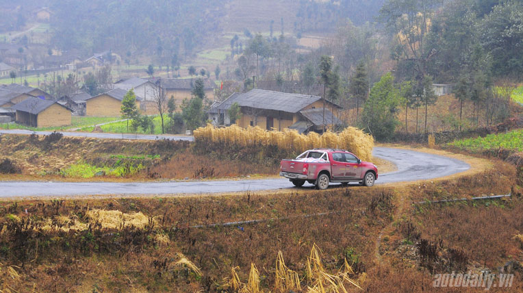 Xuân trên “rừng đá” hanh-trinh-ha-giang-chervolet (11).jpg