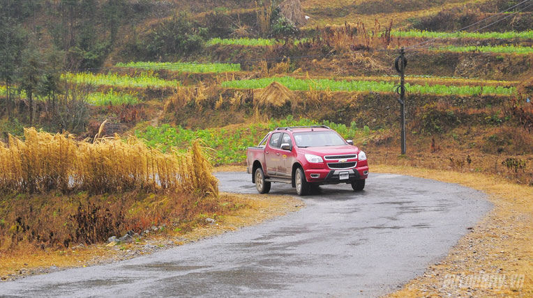 Xuân trên “rừng đá” hanh-trinh-ha-giang-chervolet (12).jpg