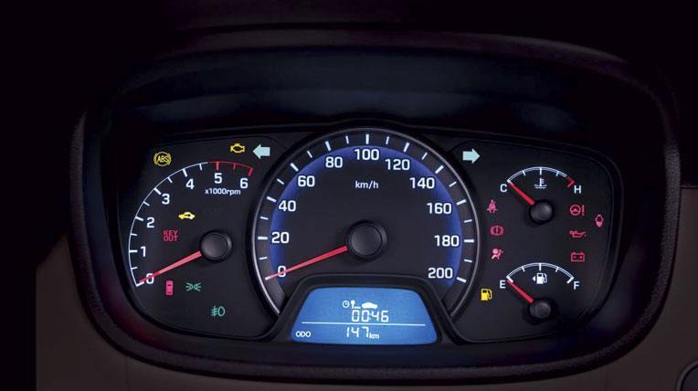 Xcent – sedan giá “siêu rẻ” của Hyundai hyundai-xcent-sedan (8).jpg