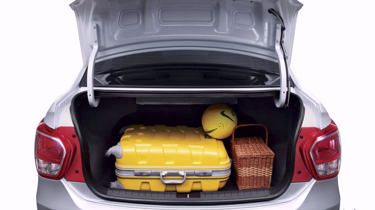 Xcent – sedan giá “siêu rẻ” của Hyundai hyundai-xcent-sedan (9).jpg