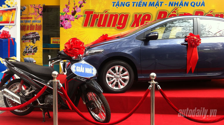 Mua đồ, gửi tiền trúng ôtô mới coóng khuyen-mai-xe.jpg